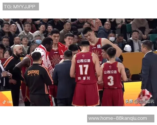 山西男篮与江苏男篮激战正酣谁能在这场对决中笑到最后